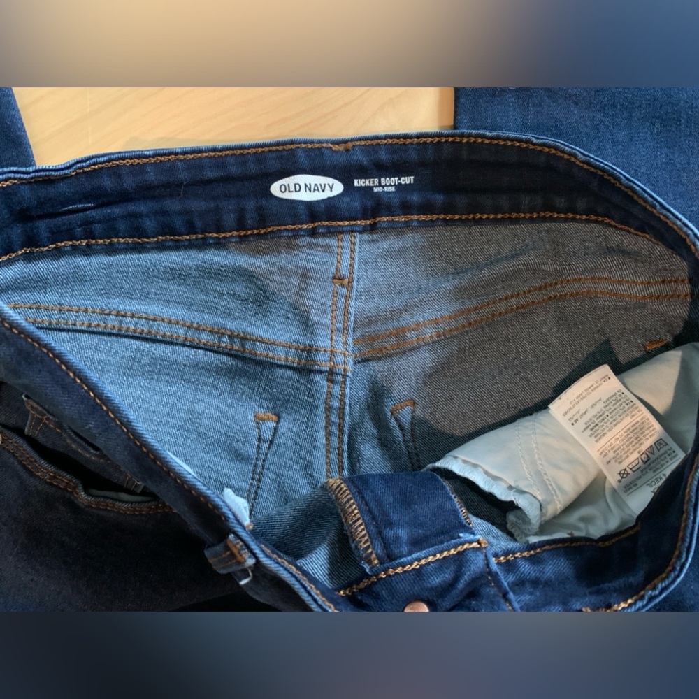 Old Navy Mid-Rise Kicker Bootcut Jean | Dark Blue 4P - Picture 5 of 8